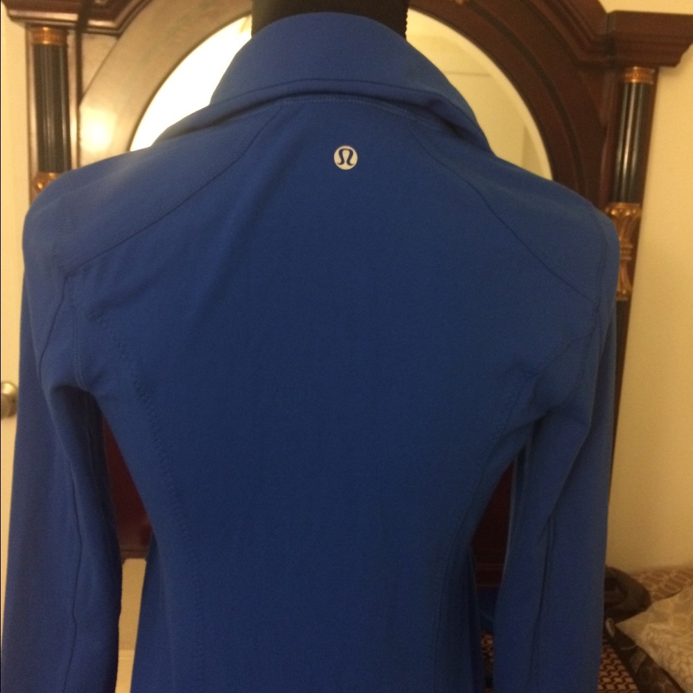 Luluemon jacket size 6